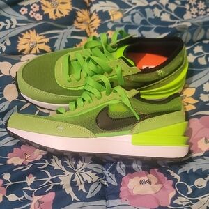 Nike Waffle One - Electric Green
